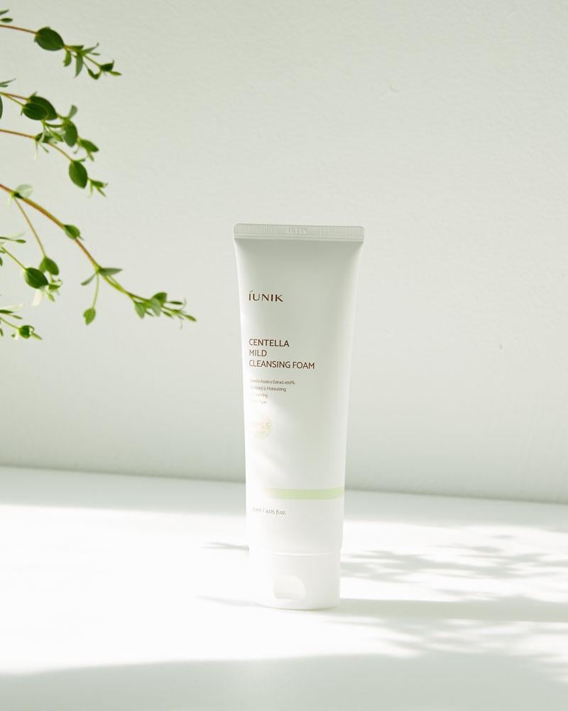 iUNIK Centella Mild Cleansing Foam 120ml – Gentle Facial Cleanser for Sensitive & Dry Skin